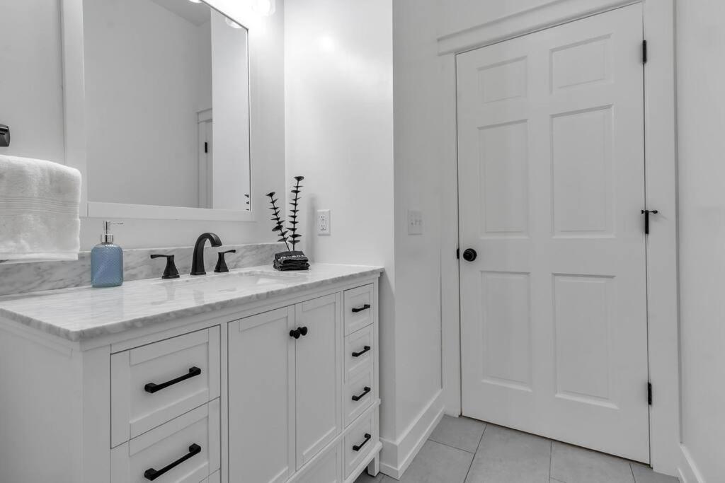 Carriage House Loft - King Bed And Garage Parking Apartment Buffalo Exterior foto