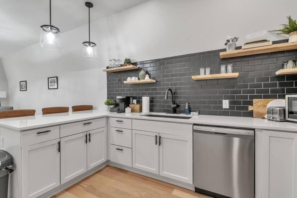 Carriage House Loft - King Bed And Garage Parking Apartment Buffalo Exterior foto