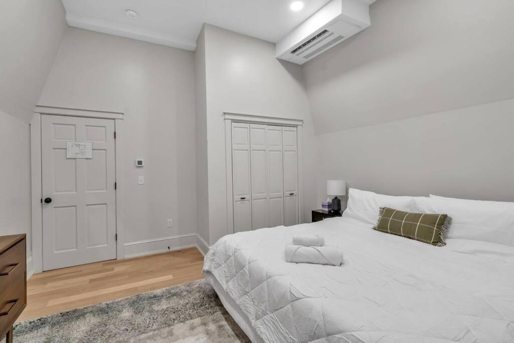 Carriage House Loft - King Bed And Garage Parking Apartment Buffalo Exterior foto